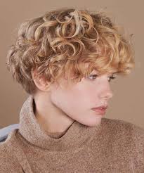 Make up e accessori per donne con capelli corti. Tagli Capelli Corti Inverno 2022 In 160 Immagini