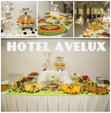 Hotelul ave lux este situat la intrare in brasov, aproape de zona comerciala a orasului, la numai 5 minute de mers cu masina de parcul aventura si de gradina zoologica. Restaurant Ave Lux