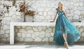 Bei bonprix findest du neben kleidern in allen farben und mustern auch eine große auswahl an kleidern für jeden figurtyp. Kleid Fur Mollige Frauen Dunea