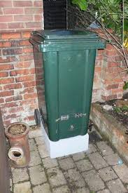 Make A Compost Bin From A Wheelie Bin In 2020 Compost Bin Diy Making A Compost Bin Diy Compost