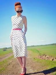 Wear Polka Dots With Dots Accessories Likes Bags And Scarf Style Vintage Style Dresses Fashion