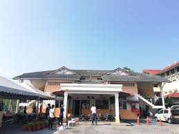 Ia juga ada seperti masjid,klinik kesihatan dan sekolah kebangsaan. Projek Great Heart Charity Yayasan Sukarelawan Siswa Facebook