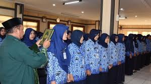 Karena yang pns yg kerja hanya pns pusat saja, 1. 2019 Gaji Pns Naik Segini Besaran Kenaikannya Berdasarkan Golongan Halaman All Tribun Jateng