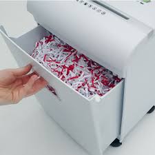 Aktenvernichter können diesem problem teilweise vorbeugen, indem insbesondere dokumente mit der eigenen adresse oder mit bankdaten schnell und effektiv unlesbar gemacht werden. Burotechnik Aktenvernichter Shredcat 8260 Cc 4 X 40 Mm Buro Schreibwaren Publiciudad Cl