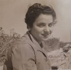 ساحة الشهداء في بيروت 1993 بعد أن دمرتها الحرب .