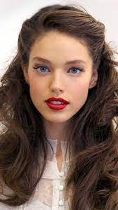 Pin By Kivilcim Selen Sayar On Hair Makeup Hair Styles Business Hairstyles Medium Hair Styles