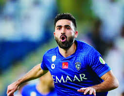 حسين الشحات، نجم النادي الأهلي المصري، والمهاجم السوري عمر خربين، نجم نادي الهلال السعودي السابق. Ø§Ù„ÙˆØ­Ø¯Ø© Ø§Ù„Ø¥Ù…Ø§Ø±Ø§ØªÙŠ ÙŠÙØ§ÙˆØ¶ Ø­Ø³ÙŠÙ† Ø§Ù„Ø´Ø­Ø§Øª Ùˆ Ø¹Ù…Ø± Ø®Ø±Ø¨ÙŠÙ† ÙˆØ§ØªØ³ ÙƒÙˆØ±Ø©