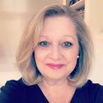 Dee Vest's Instagram, Twitter & Facebook