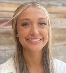 Laura Kilborn's Instagram, Twitter & Facebook