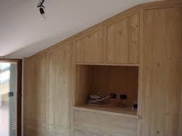 Armadio per corridoio in mansarda. Armadi Sottotetto Su Misura Roma Per Mansarde In Vero Legno