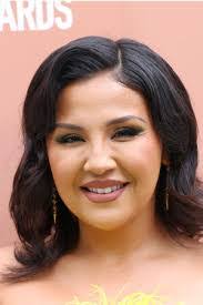 Annie Gonzalez's Instagram, Twitter & Facebook