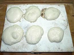 Knauzen Rezept Schwabische Dinkelbrotchen Backen In 2020 Dinkelbrot Backen Teig Schussel Dinkel