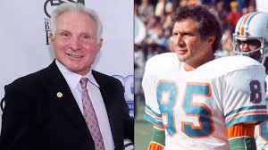 Nicholas Anthony Buoniconti December 15 1940 July 30 2019 Was A Middle Linebacker In The American Football League Football Hall Of Fame Middle Linebacker