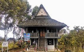 Yuk ikuti update kami di facebook dan twitter kamusbatak. Rumah Adat Angkola Verdant