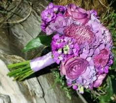 Both have 5 in stock for 1,000 mora each, refreshing every two days at 4:00 am server time. Wedding Flowers