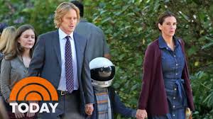 Wonder is a 2017 american family drama film directed by stephen chbosky and written by jack thorne, steven conrad, and chbosky. Wonder Official Trailer 2017 Julia Roberts Owen Wilson Today Youtube