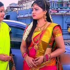 A another famous serial sun tv. Priyanka Nalkar Saree Navel Show Tamil Tv Hd Caps Roja Indiancelebblog Com