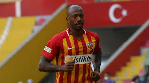 Alibec kayserispor 'dan ilk yıl 750 bin euro, ikinci yıl 800 bin euro ve üçüncü yıl için ise 850 euro ücret alacak. Kayserispor Da Manuel Fernandes Ve Denis Alibec Siftah Yapti