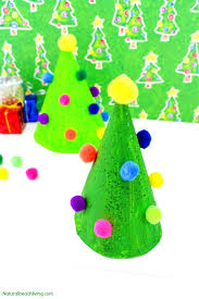 It is colorful and shows your fun quirky side. Easy Paper Plate Christmas Crafts For Preschoolers Natural Beach Living