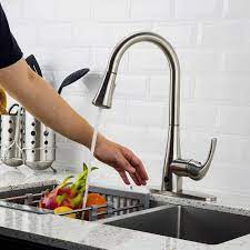 You no longer need to keep reaching up to turn the water on and off or adjust the temperature. 7 Best Touchless Kitchen Faucets Plus 1 To Avoid 2021 Buyers Guide Freshnss Kitchen Faucet Reviews Touchless Kitchen Faucet Kitchen Sink Faucets