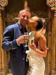 March 15, 1959) is a finnish director, producer, screenwriter, cinematographer, actor and stuntman who was at one point attached to direct the 1992 film alien3. Renny Harlin Ja Johanna Rakas Kihlat Ohjaaja Kosi 30 000 Euron Luksussormuksella Viihde Ilta Sanomat