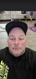 Looking for a male trainer to help with weight loss and strength gain?