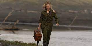 Chloë grace moretz was born in atlanta, georgia, to teri (duke), a nurse, and mccoy lee moretz, a plastic surgeon. Shadow In The Cloud Review Chloe Moretz In Crazy Wwii Midnight Movie Indiewire