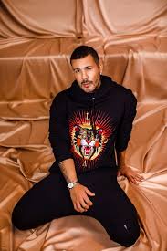 Nascido em penedo, alagoas, carlinhos maia, viu nas redes sociais sua fonte de trabalho e uma forma de ajudar a família e amigos de uma vila na periferia da sua cidade. Carlinhos Maia Be Who You Are Vanity Teen è™šè£é'å¹´ Menswear New Faces Magazine