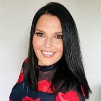 Esther Ro's Instagram, Twitter & Facebook