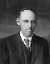 Winnie Lyon's Instagram, Twitter & Facebook