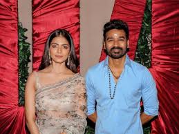 Malavika mohanan ретвитнул(а) chennai times. Dhanush And Malavika Mohanan S Next With Karthick Naren Goes On Floors See Photos From The Pooja Ceremony Pinkvilla