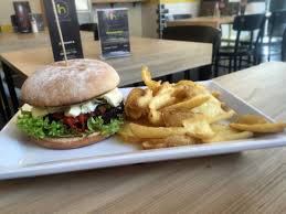 Over the time it has been ranked as high as 9 105 599 in the world. Burger Meat In Bun Burgerladen Munchenbiancas Blog