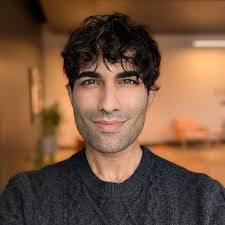 Pádraig Gurnett (@PadraigBG)