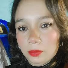 Karen Lezama's Instagram, Twitter & Facebook