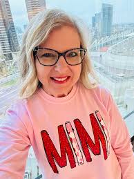 Recommendation for romantic gift shopping at Mimi's Corner