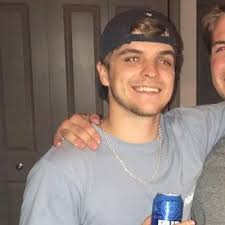 Katie June (@katiedaisy89)