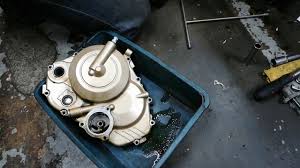 Nak isi air bateri, tapi tidak jumpa ruang untuk isi air? Suzuki Belang R150 Tukar Tensioner Manual Clutch Spring Youtube