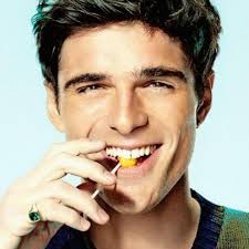 I can't remember if I posted this @nbcsnl bumper photo or not, but it's  cheerful enough to post twice if so! Jewelry designer Eli Halili