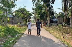 Whittled sticks is sort like flint + steel one time use that can burn down say ugly tree you don't want to take down by hand. A Belitung Lesson In Fishing Farming And Cooking Eggplant