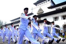 Contoh desain baju lapangan ambalan pramuka januari (2) 2014 (8) desember (8) 2013 (5) april (5) tema sederhana. Ubah Seragam Pemerintah Akomodasi Anggota Paskibraka Berhijab
