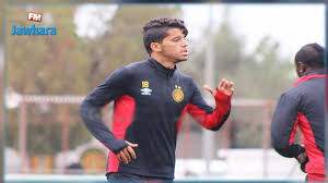 هدف سعد بقير نجم خط وسط الترجى داخل شباك الفيصلى الأردنى فى المباراة النهائية. Ù…Ø¬Ù…ÙˆØ¹Ø© Ù…Ù† Ø£Ø­Ø¨Ø§Ø¡ Ø§Ù„ØªØ±Ø¬ÙŠ ØªÙˆÙ‚Ù Ø§Ù„ØªÙ…Ø§Ø±ÙŠÙ† Ùˆ ØªØ­Ø§ÙˆÙ„ Ø§Ù„Ø¥Ø¹ØªØ¯Ø§Ø¡ Ø¹Ù„Ù‰ Ø³Ø¹Ø¯ Ø¨Ù‚ÙŠØ±