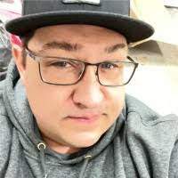 Holly Evenson's Instagram, Twitter & Facebook