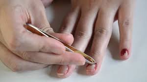 Aber am dritten tag haben sich nach dem haare waschen noch mehr stellen gelöst und ich musste den. Gel Nagellack Entfernen Wikihow