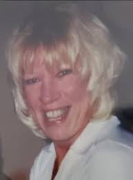 Kelly Irwin's Instagram, Twitter & Facebook