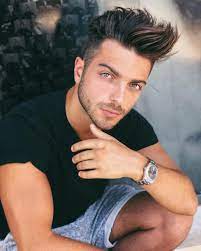 Instagram post from gianluca singing part of the song Gianluca Ginoble ï½‰ï½Œ ï½–ï½ï½Œï½ On Instagram New Haircut Genio Fuschigianni Inprimopianohair Gianluca Celebridades Cantantes