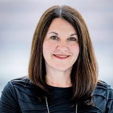 Lynn Squires's Instagram, Twitter & Facebook