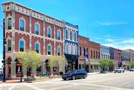 A young boy discovers he's moms night job in a local bar as an exotic dancer so he decides to find the money to take her to disney. Port Huron Michigan