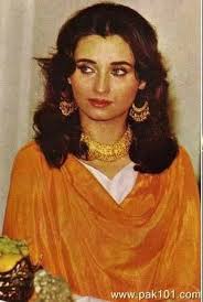 Happy Birthday to Salma Agha ( born 25 October 1956) is a Pakistan-born  British Indian singer and actress who sang as well as acted in Hindi films  in the 1980s and the