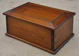 100 Of The World S Most Beautiful Wood Cremation Urns Wooden Box Designs Wood Box Design Small Wood Box
