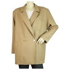 We did not find results for: Burberry Burberry Beige Classic Gold Emblem Button Padded Shoulder 100 Wool Jacket Coats Outerwear Wool Beige Ref 248358 Joli Closet